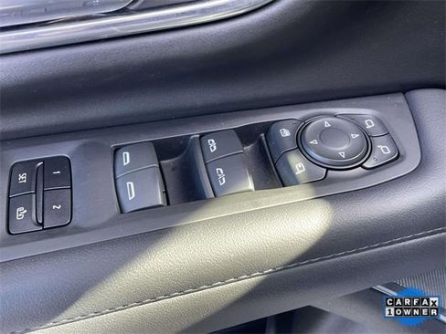 Used 2023 Chevrolet Suburban LT w/ Luxury Package image 20