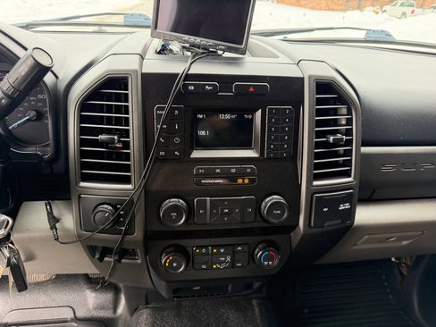 Used 2020 Ford F550 4x4 Regular Cab Super Duty image 27