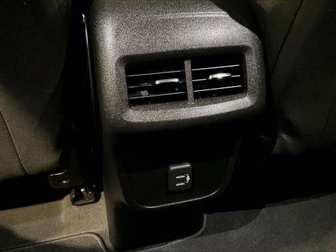Used 2022 Chevrolet Equinox LT FWD image 10