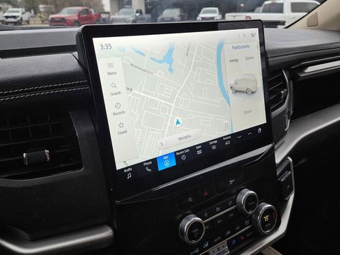 Used 2023 Ford Expedition XLT image 19