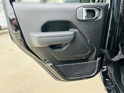 Used 2023 Jeep Wrangler Unlimited Sport AWD/4WD image 20