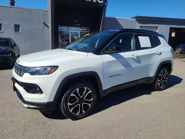 Used 2022 Jeep Compass Limited AWD/4WD image 2