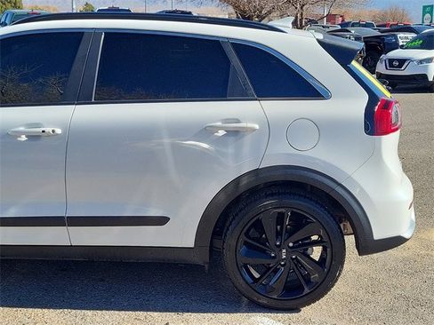 Used 2019 Kia Niro S Touring image 6