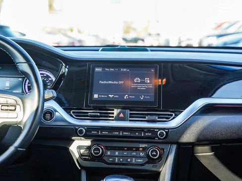 Used 2021 Kia Niro LXS image 13
