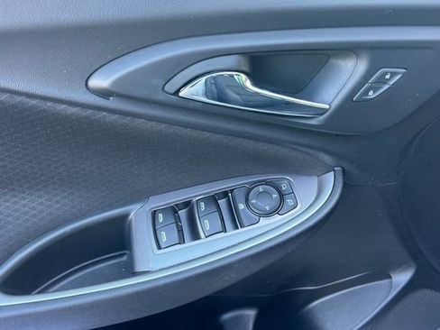 Used 2022 Chevrolet Malibu LT image 11