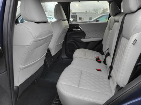 Used 2024 Mitsubishi Outlander SEL image 14