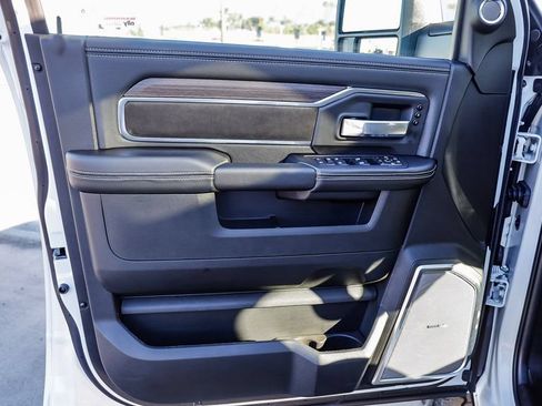 New 2026 RAM 2500 Laramie AWD/4WD image 25