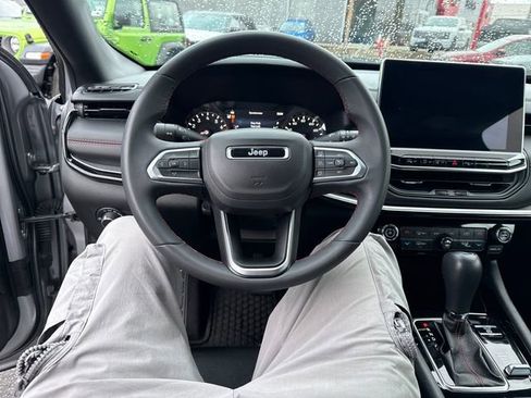 Used 2024 Jeep Compass Trailhawk image 18