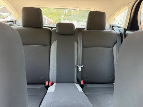 Used 2014 Ford Focus SE FWD image 31