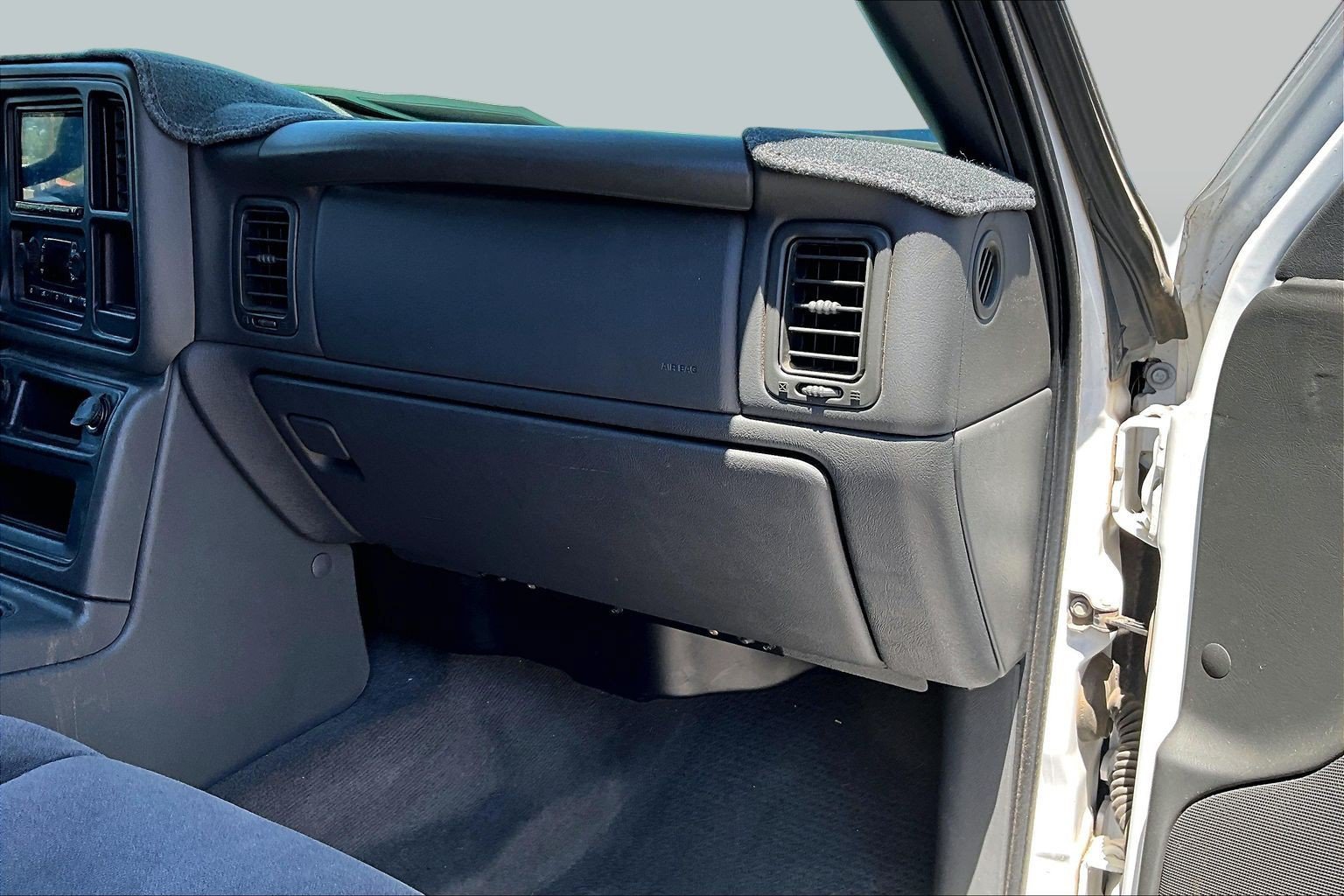Used 2007 Chevrolet Silverado 2500 LT w/ Heavy-Duty Power Package AWD/4WD image 15