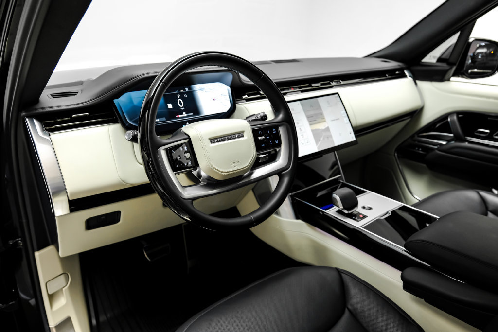 Used 2024 Land Rover Range Rover SE AWD/4WD image 5