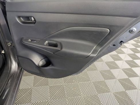 Used 2021 Nissan Versa S FWD image 27