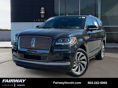 Used 2022 Lincoln Navigator Reserve AWD/4WD image 1