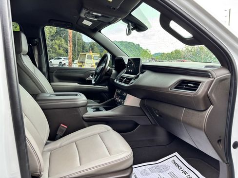 Used 2022 GMC Yukon SLT w/ SLT Luxury Package AWD/4WD image 15