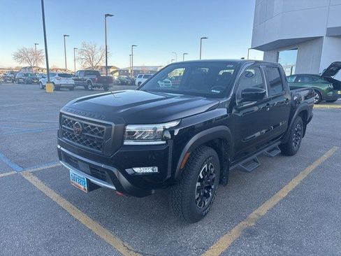 Used 2022 Nissan Frontier PRO-4X image 3