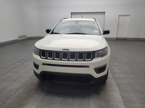 Used 2018 Jeep Compass Sport w/ Tech Group FWD image 15