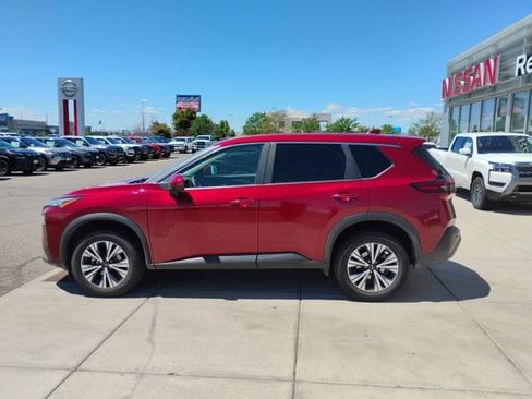 Used 2023 Nissan Rogue SV AWD/4WD image 8
