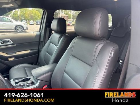 Used 2015 Ford Explorer XLT w/ Equipment Group 202B AWD/4WD image 18