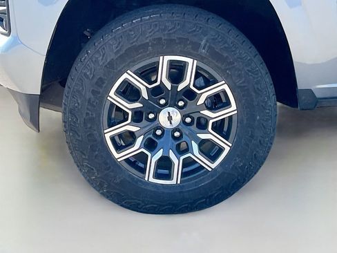 Used 2024 Chevrolet Colorado Z71 w/ Z71 Convenience Package 2 AWD/4WD image 28