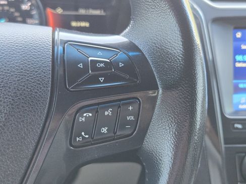 Used 2018 Ford Explorer XLT w/ Equipment Group 202A AWD/4WD image 19