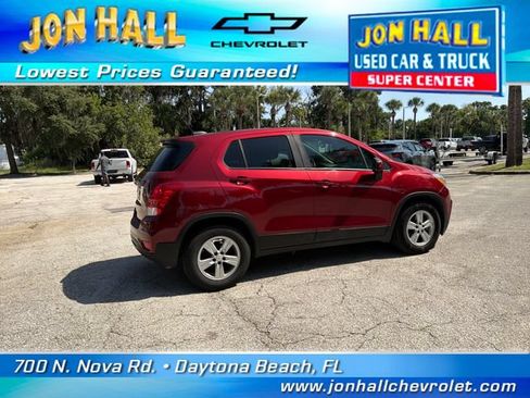 Used 2021 Chevrolet Trax LS w/ Tint and Cruise Package FWD image 10