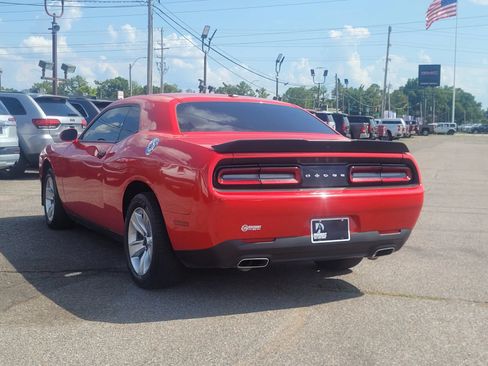 Used 2023 Dodge Challenger SXT RWD image 4