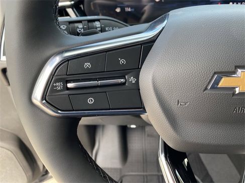 New 2025 Chevrolet Suburban Premier image 33