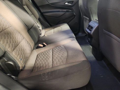 Used 2018 Chevrolet Equinox LT FWD image 2