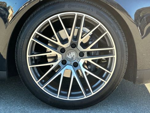 Used 2024 Porsche Panamera image 44