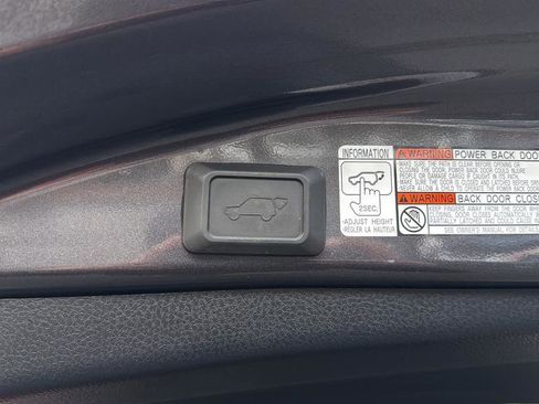 Used 2015 Toyota RAV4 XLE image 18