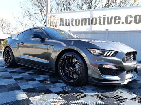 Used 2020 Ford Mustang Shelby GT350 w/ Technology Package image 92
