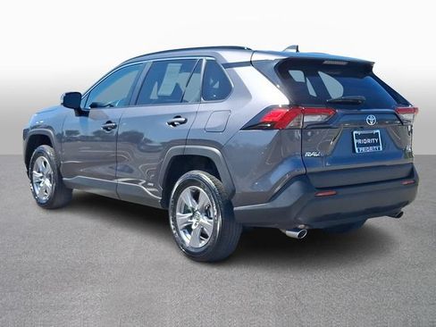 Used 2025 Toyota RAV4 XLE AWD/4WD image 6