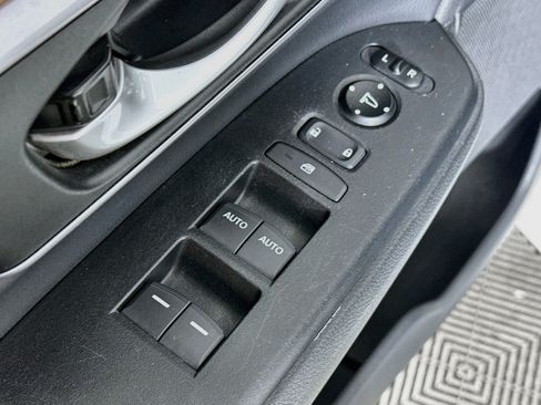 Used 2017 Honda CR-V EX-L image 18