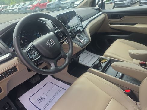 Used 2018 Honda Odyssey Touring image 10