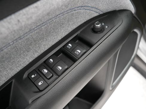 Used 2022 Jeep Compass Latitude w/ Convenience Group image 19