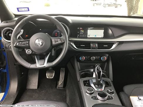 Used 2024 Alfa Romeo Stelvio Veloce AWD/4WD image 11