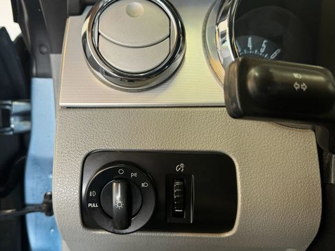 Used 2006 Ford Mustang GT Premium image 12