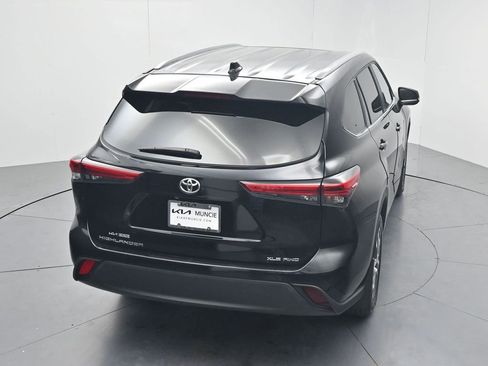Used 2023 Toyota Highlander XLE AWD/4WD image 52