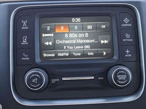 Used 2020 RAM 1500 Classic SLT image 12