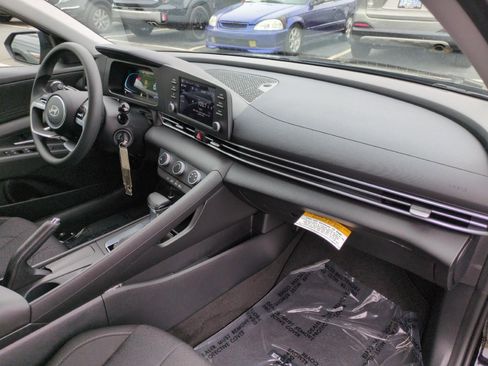 New 2026 Hyundai Elantra SE FWD image 88