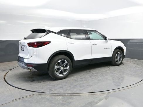 Used 2025 Chevrolet Blazer LT AWD/4WD image 10
