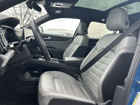 Certified 2025 Volkswagen Atlas Cross Sport SEL R-Line image 23