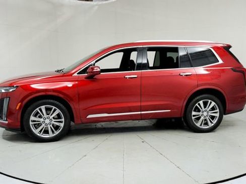 Certified 2024 Cadillac XT6 Premium Luxury image 2