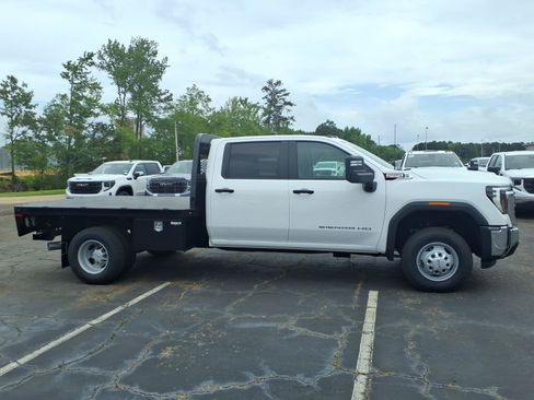 New 2026 GMC Sierra 3500 Pro w/ Convenience Package AWD/4WD image 3