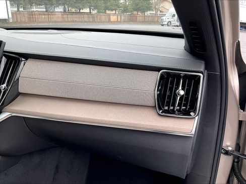 New 2026 Volvo XC90 T8 Plus w/ Protection Package AWD/4WD image 29