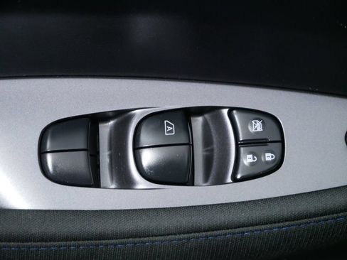 Used 2025 Nissan Leaf S FWD image 21