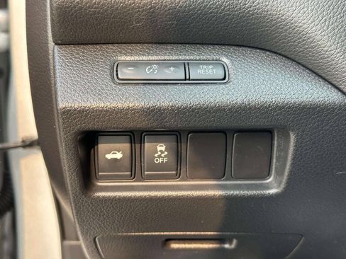 Used 2016 Nissan Altima 2.5 SV FWD image 19