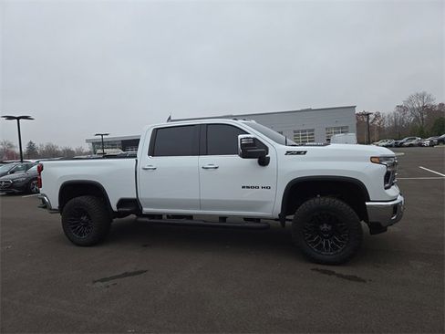Used 2025 Chevrolet Silverado 2500 LTZ w/ LTZ Plus Package image 2