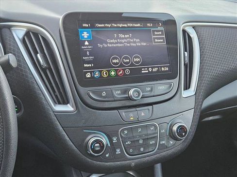 Used 2025 Chevrolet Malibu LT FWD image 14