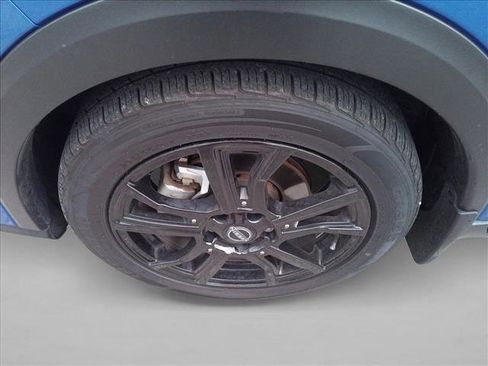 Used 2023 Nissan Kicks SR w/ SR Premium Package FWD image 9